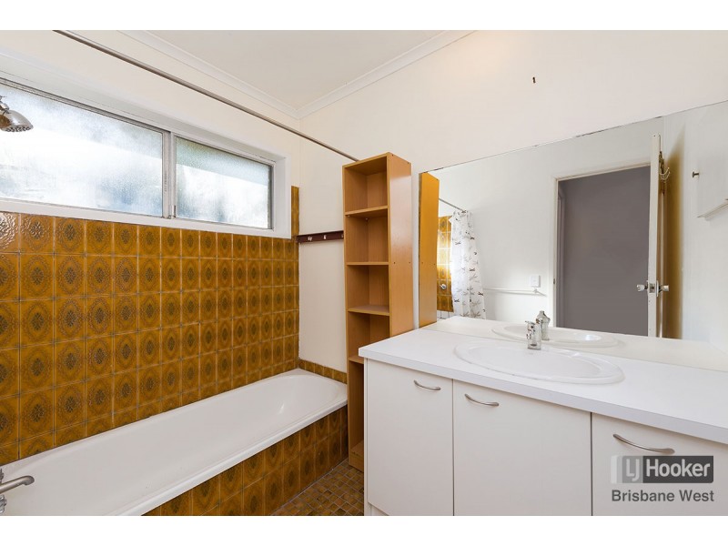 13 Larool Street, Kenmore QLD 4069