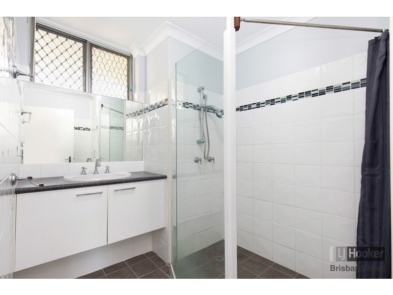 4/22 Holland Street, Toowong QLD 4066