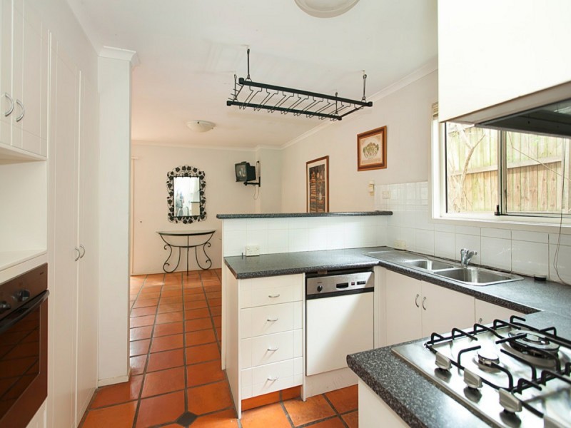 10/74A Sir Fred Schonell Drive, St Lucia QLD 4067