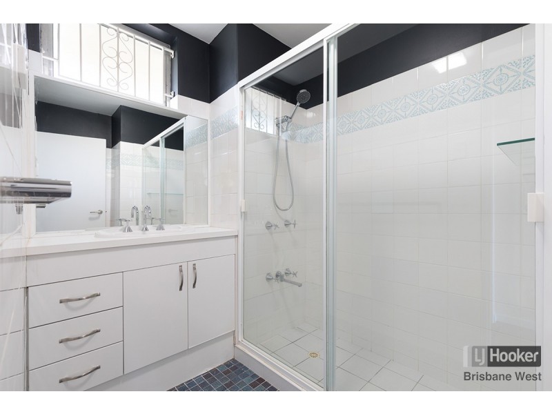 10/15 Bellevue Terrace, St Lucia QLD 4067