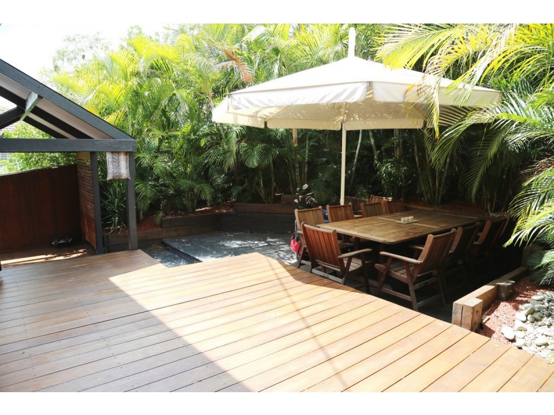 4/23 Woodstock Road, Toowong QLD 4066