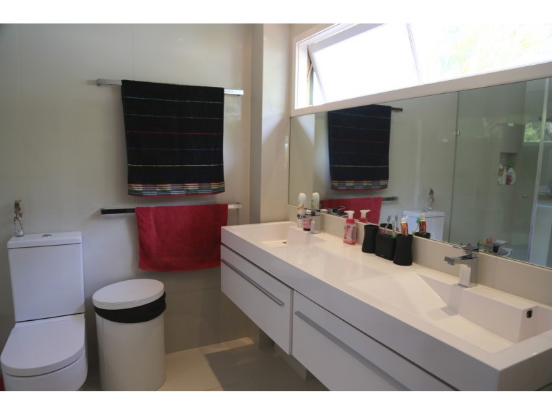 4/23 Woodstock Road, Toowong QLD 4066