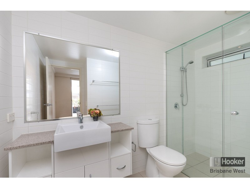 6/95 Clarence Road, Indooroopilly QLD 4068