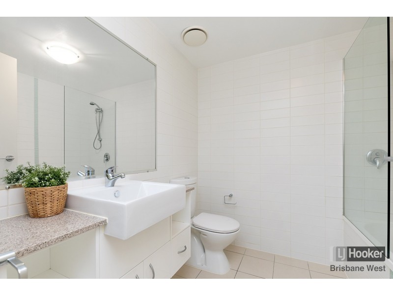 6/95 Clarence Road, Indooroopilly QLD 4068