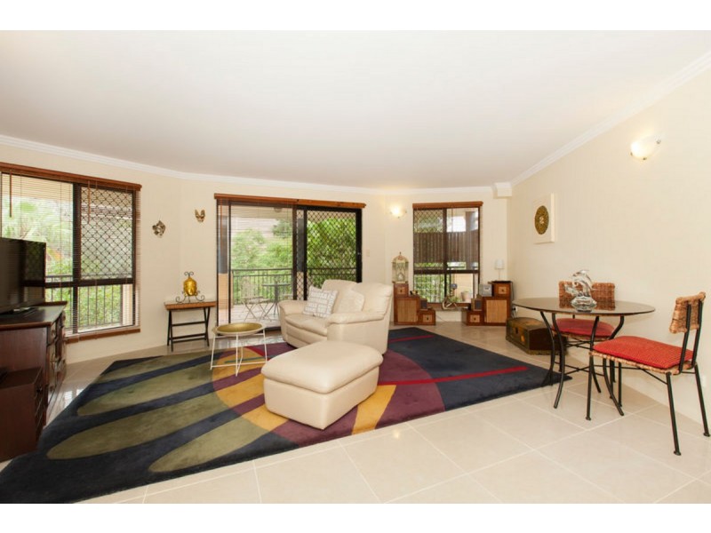 9/121 Sir Fred Schonell Drive, St Lucia QLD 4067