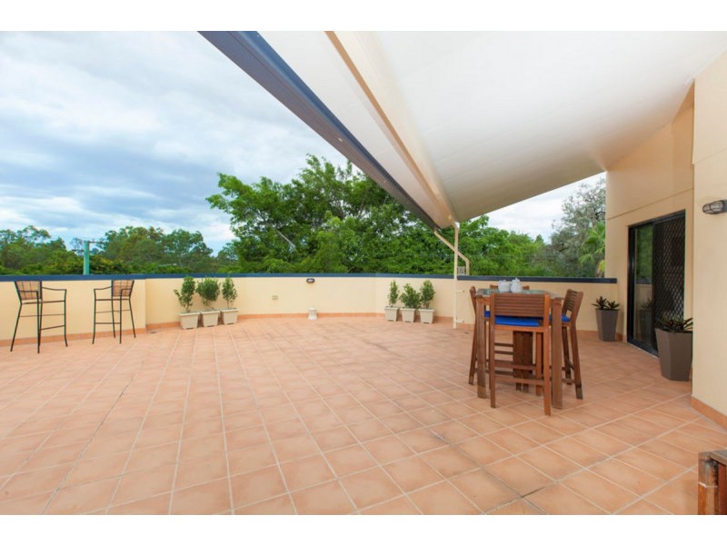 9/121 Sir Fred Schonell Drive, St Lucia QLD 4067