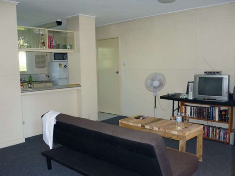2/47 Newcross Street, Indooroopilly QLD 4068