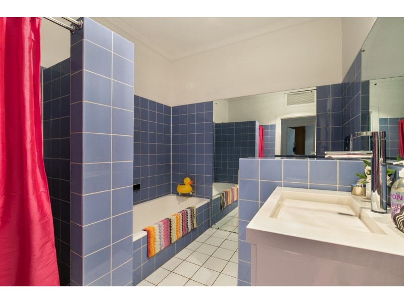 124 Russell Terrace, Indooroopilly QLD 4068