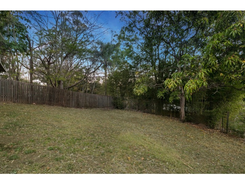 124 Russell Terrace, Indooroopilly QLD 4068