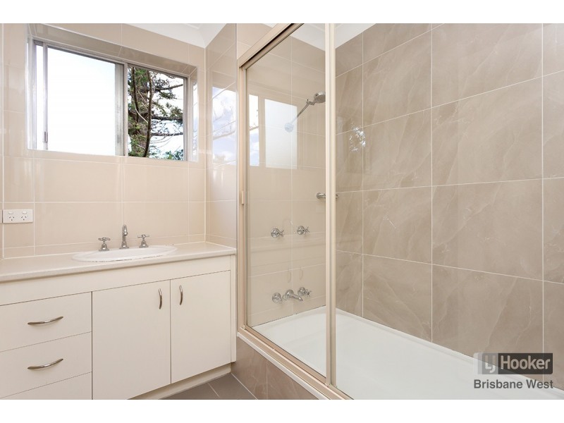 8/35 Holland Street, Toowong QLD 4066