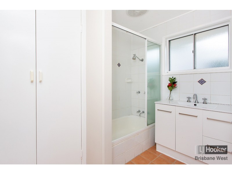 1/39 Salisbury Street, Indooroopilly QLD 4068