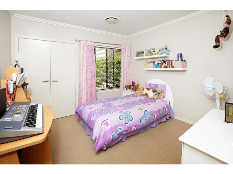 4 Barcoo Crescent, Sinnamon Park QLD 4073
