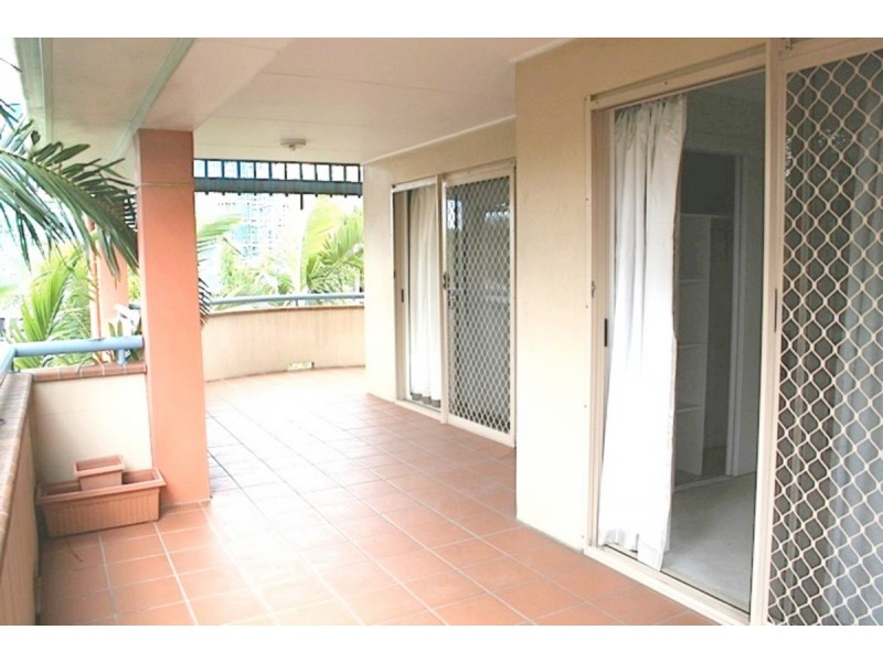 8/31 Glen Road, Toowong QLD 4066