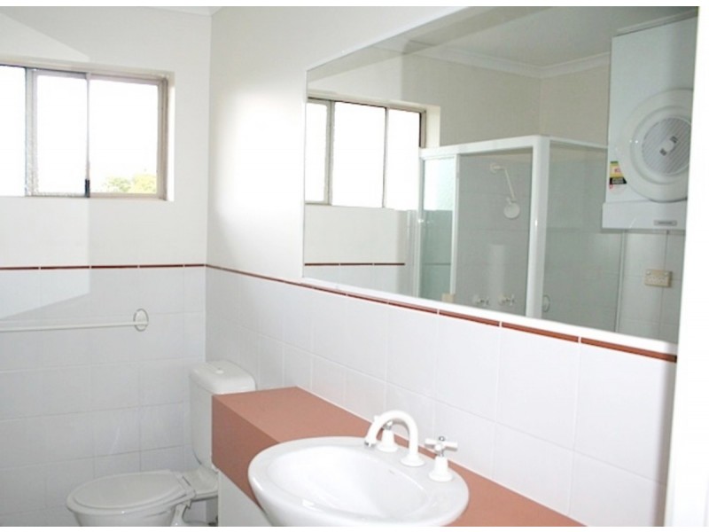 8/31 Glen Road, Toowong QLD 4066