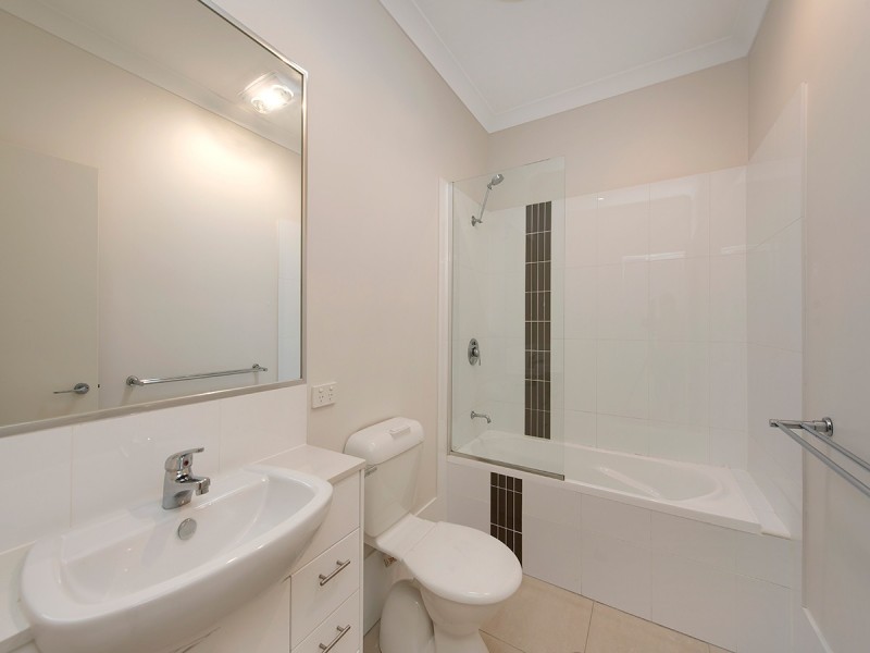 2/28 Railway Terrace, Corinda QLD 4075