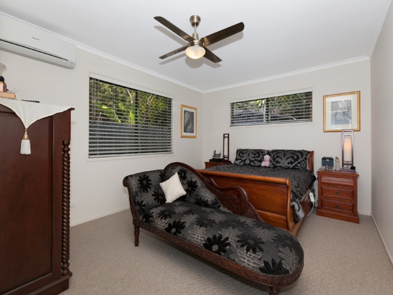 17 Moorfields Street, Fig Tree Pocket QLD 4069