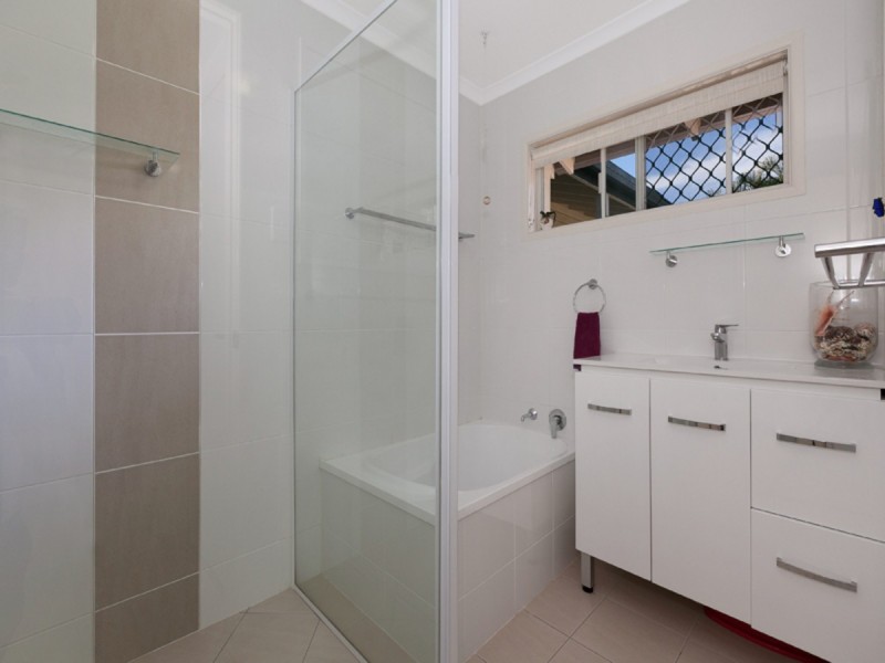 17 Moorfields Street, Fig Tree Pocket QLD 4069