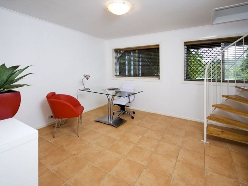 122 Taringa Parade, Indooroopilly QLD 4068