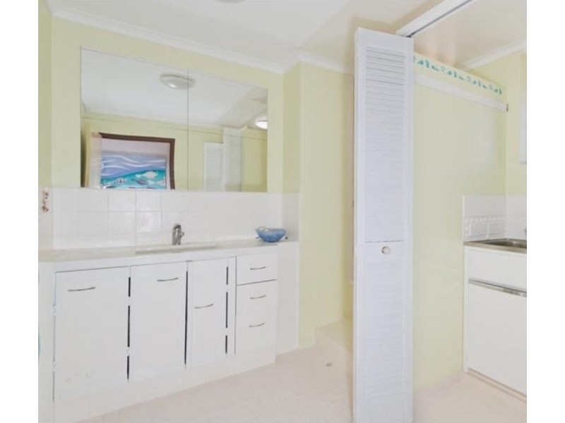 6/151 Central Avenue, Indooroopilly QLD 4068