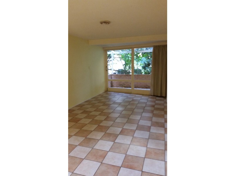 1/225 Carmody Road, St Lucia QLD 4067