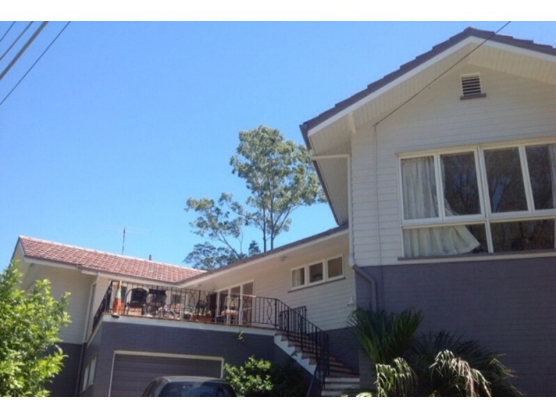 1 Hillside Terrace, St Lucia QLD 4067