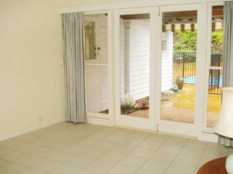1 Hillside Terrace, St Lucia QLD 4067