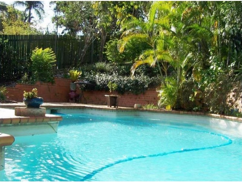 1 Hillside Terrace, St Lucia QLD 4067