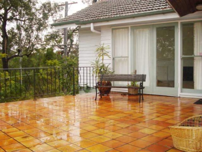 1 Hillside Terrace, St Lucia QLD 4067