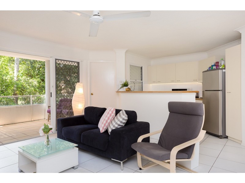 2/214 Sir Fred Schonell Drive, St Lucia QLD 4067