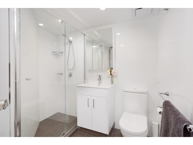 2/214 Sir Fred Schonell Drive, St Lucia QLD 4067