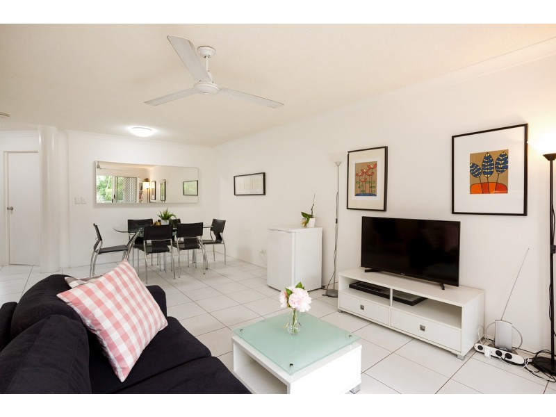 2/214 Sir Fred Schonell Drive, St Lucia QLD 4067
