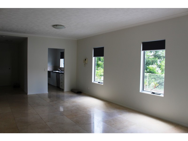 3/8 Underhill Avenue, Indooroopilly QLD 4068