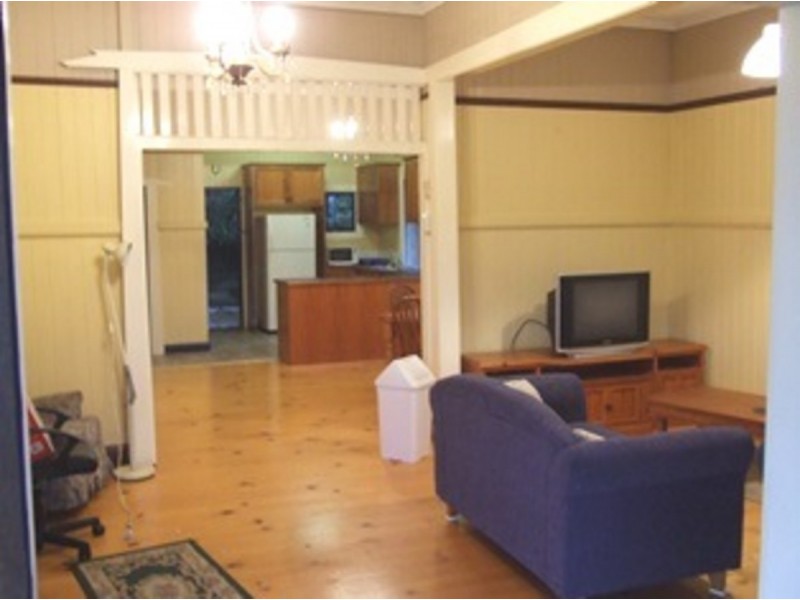 64 Dengate Lane, St Lucia QLD 4067
