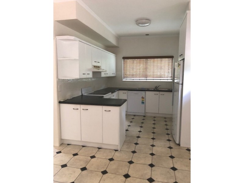 11 Depper Street, St Lucia QLD 4067