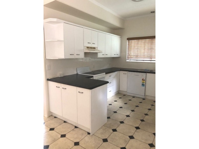 11 Depper Street, St Lucia QLD 4067