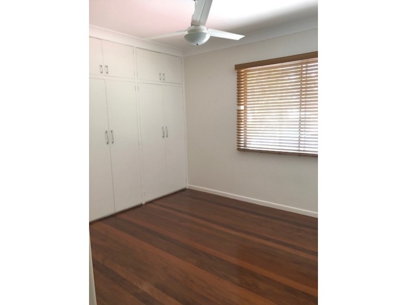 11 Depper Street, St Lucia QLD 4067