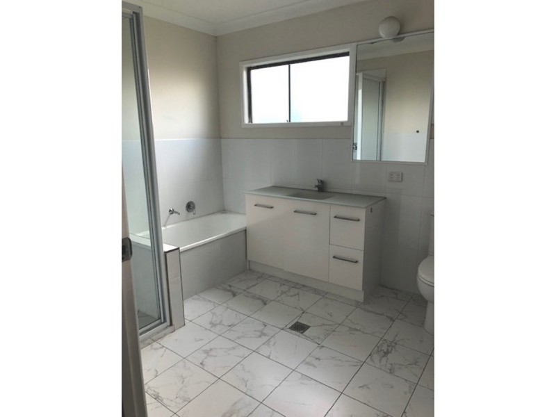 11 Depper Street, St Lucia QLD 4067