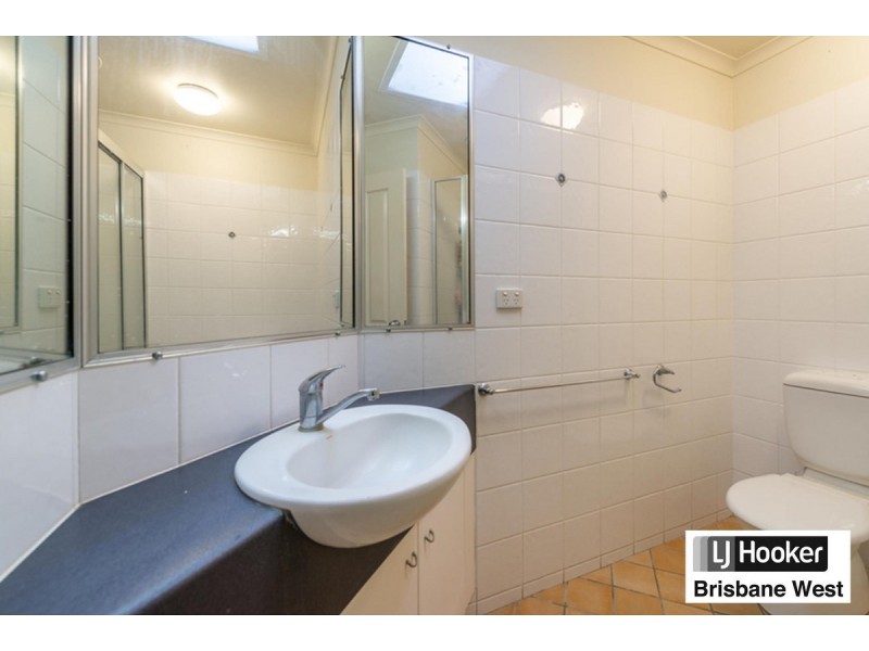 7/260 Sir Fred Schonell Drive, St Lucia QLD 4067