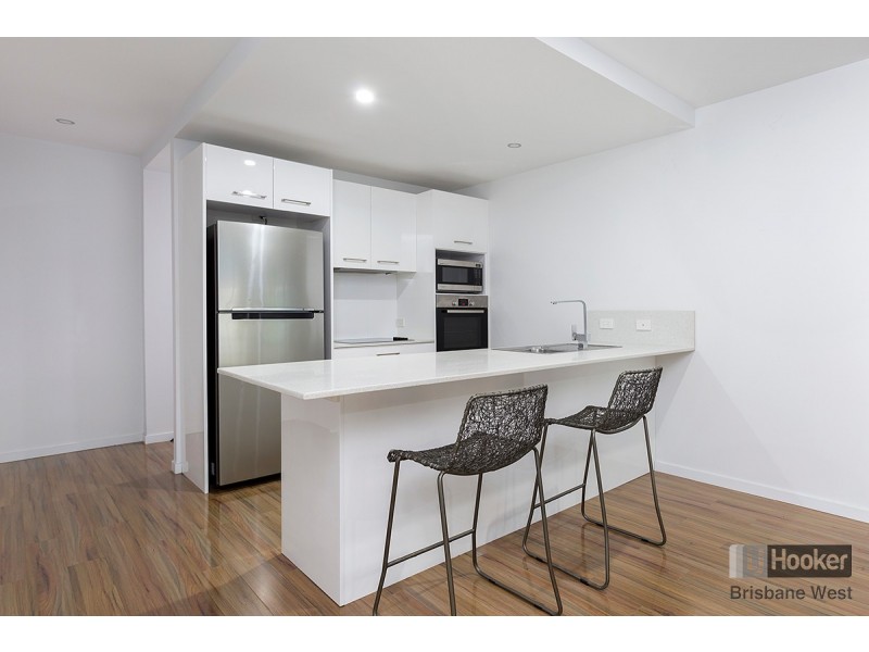 1/4 Carmody Road, St Lucia QLD 4067