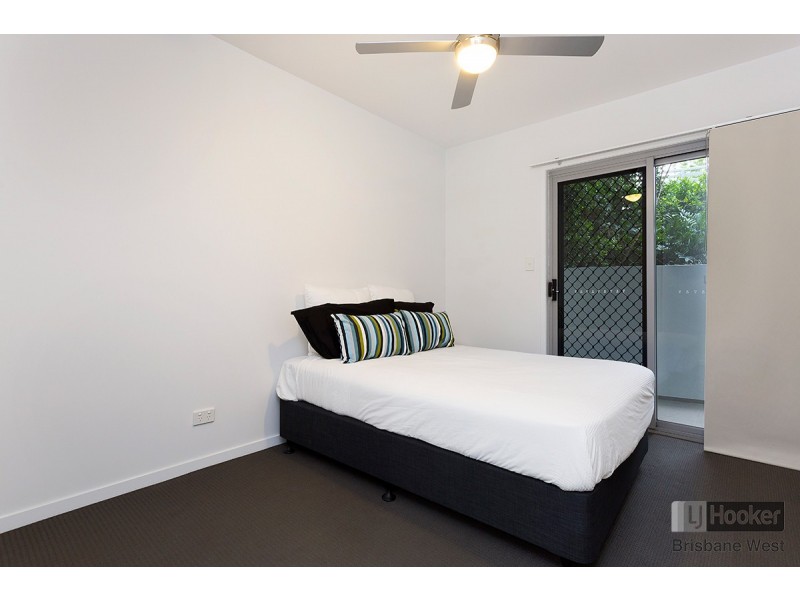 1/4 Carmody Road, St Lucia QLD 4067