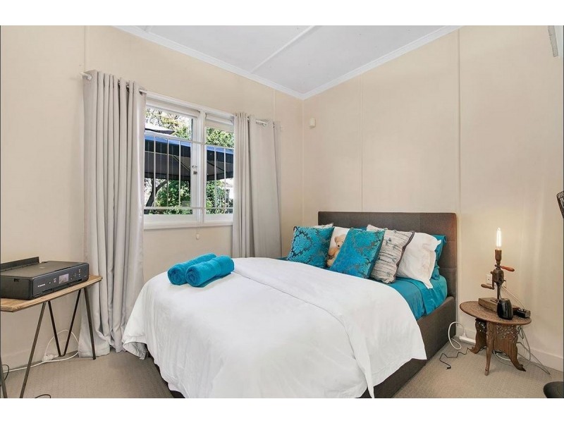 29 Lawson Street, Oxley QLD 4075