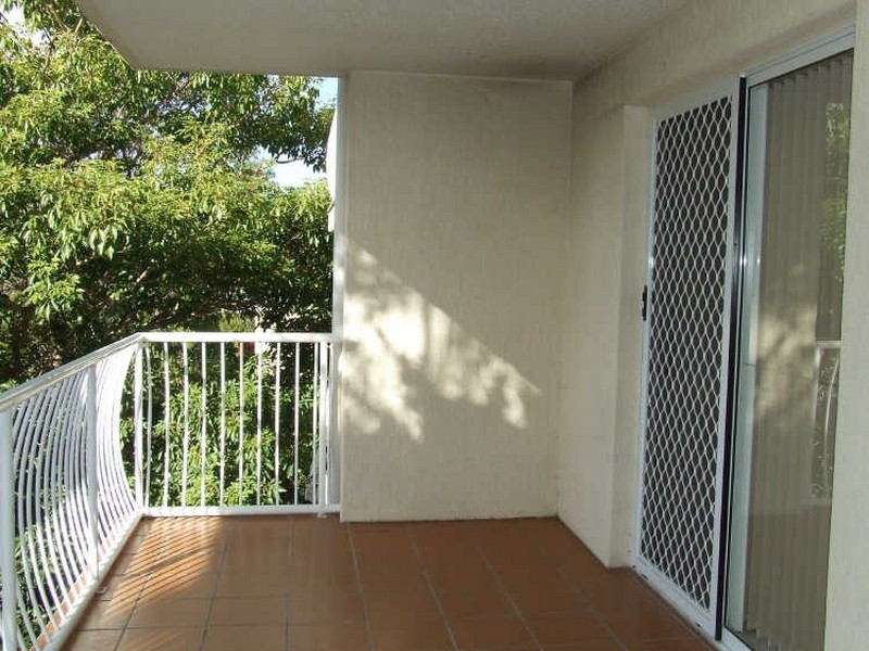 2/73 Waverley Road, Taringa QLD 4068