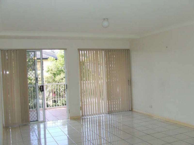 2/73 Waverley Road, Taringa QLD 4068