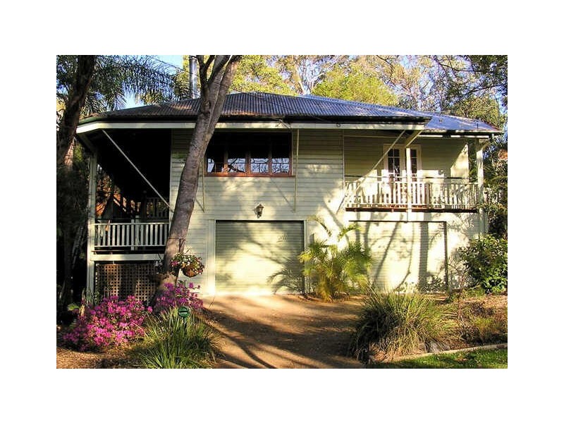 12 Fifth Avenue, St Lucia QLD 4067