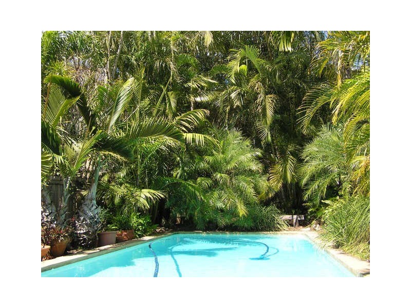 12 Fifth Avenue, St Lucia QLD 4067