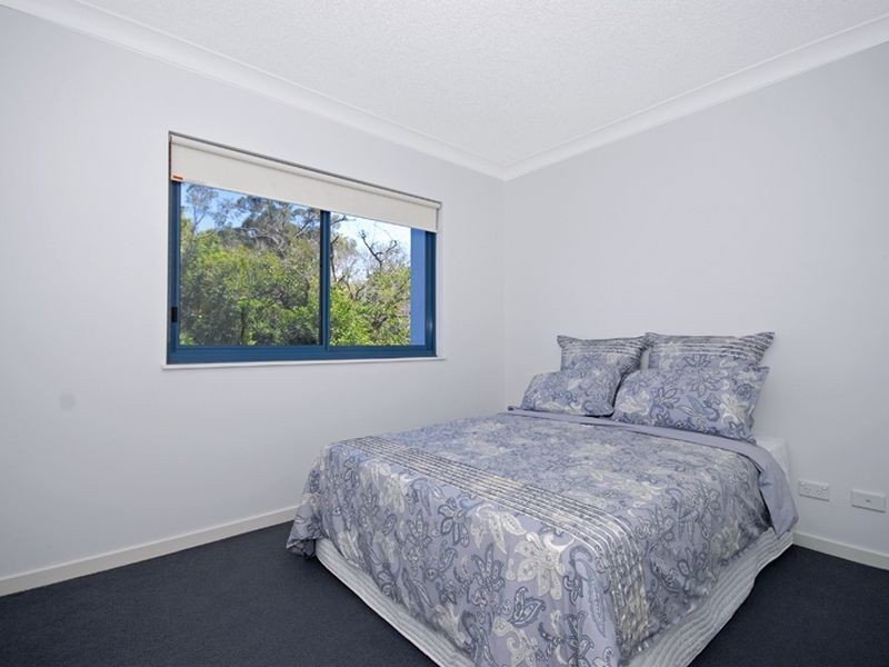 202/21 Patrick Lane, Toowong QLD 4066