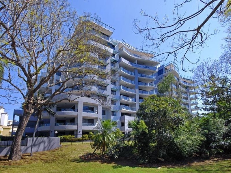 202/21 Patrick Lane, Toowong QLD 4066