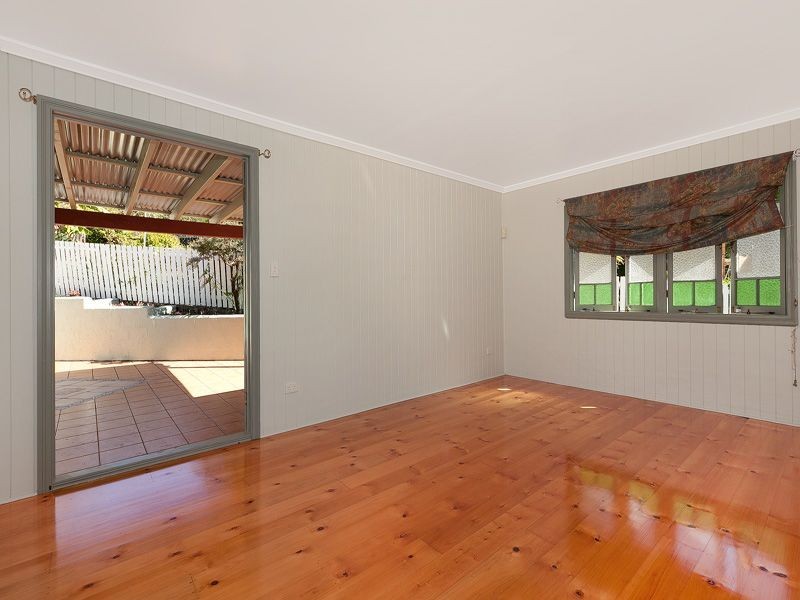 6 Union Street, Taringa QLD 4068