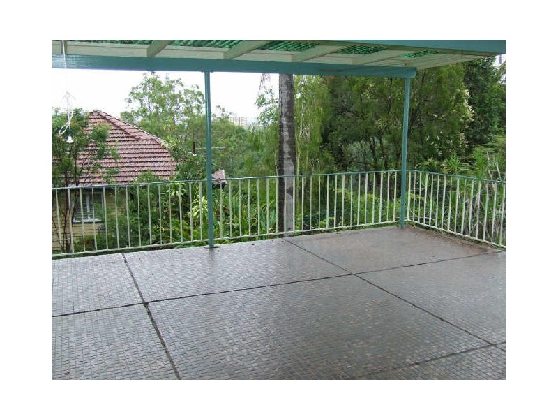 52 Central Avenue, St Lucia QLD 4067