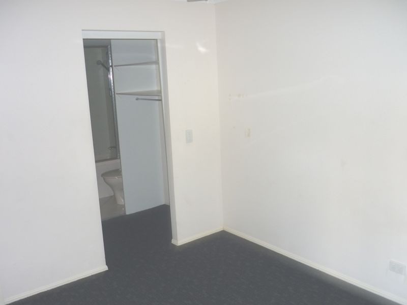 8/212 Sir Fred Schonell Drive, St Lucia QLD 4067